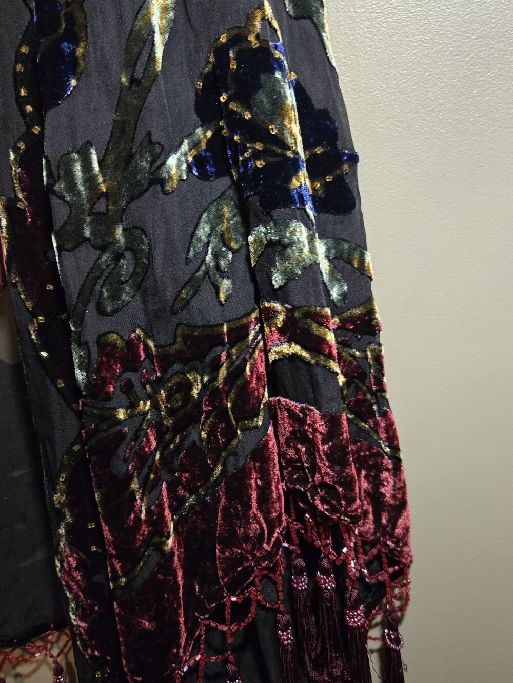R&K Originals Women's 1X Silk Burnout Velvet Kimono Cardigan Burgundy Fringe - Picture 5 of 16